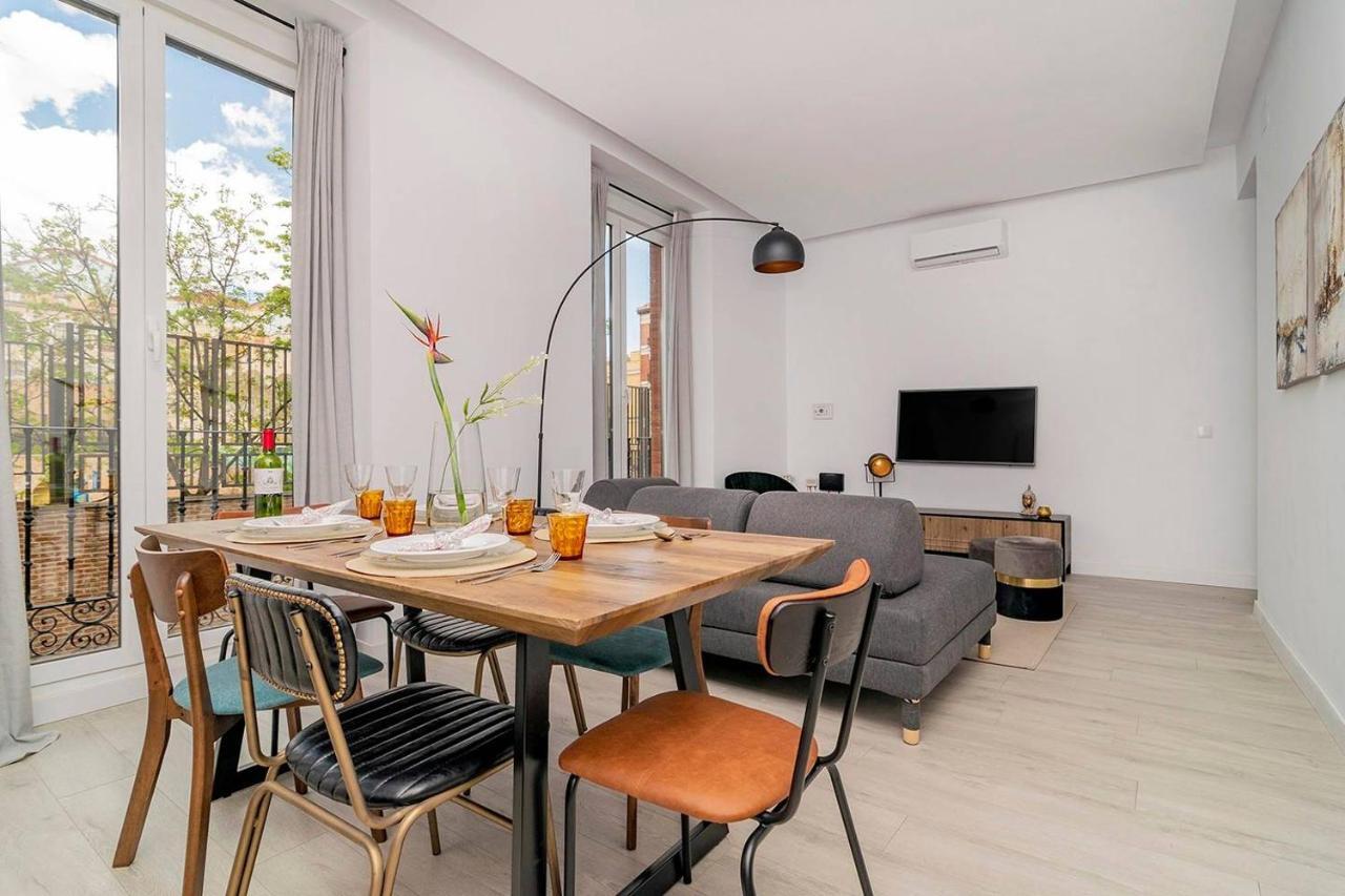 With Balconies In La Latina By Batuecas Apartment