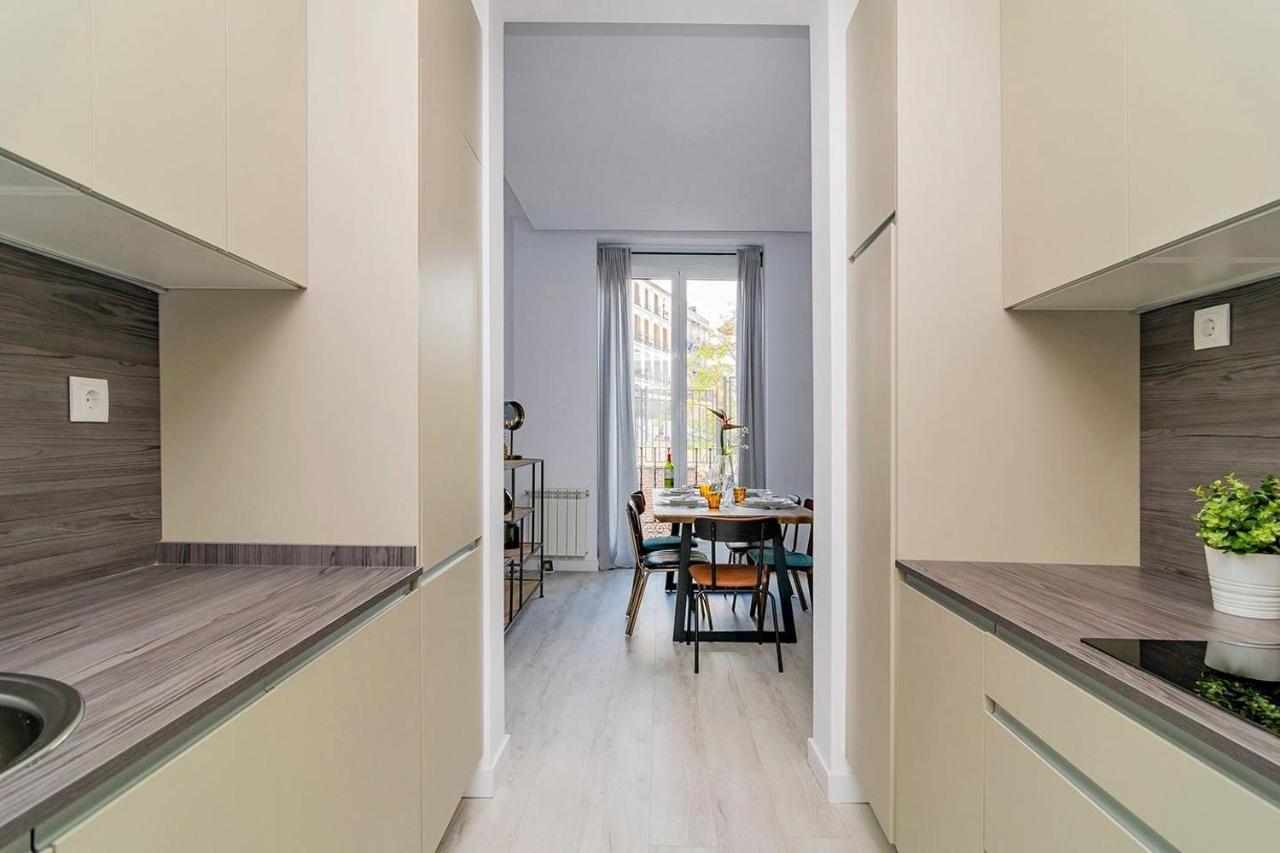 With Balconies In La Latina By Batuecas Apartment Madrid
